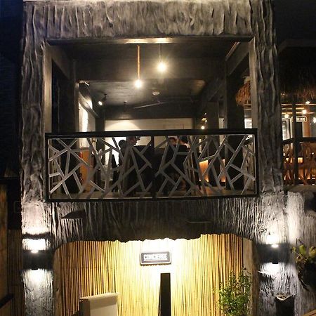 The Cavern Pod Hotel & Specialty Cafe إل نيدو المظهر الخارجي الصورة