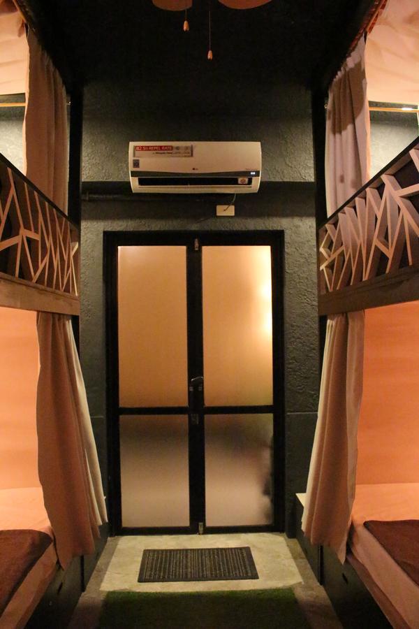The Cavern Pod Hotel & Specialty Cafe إل نيدو المظهر الخارجي الصورة